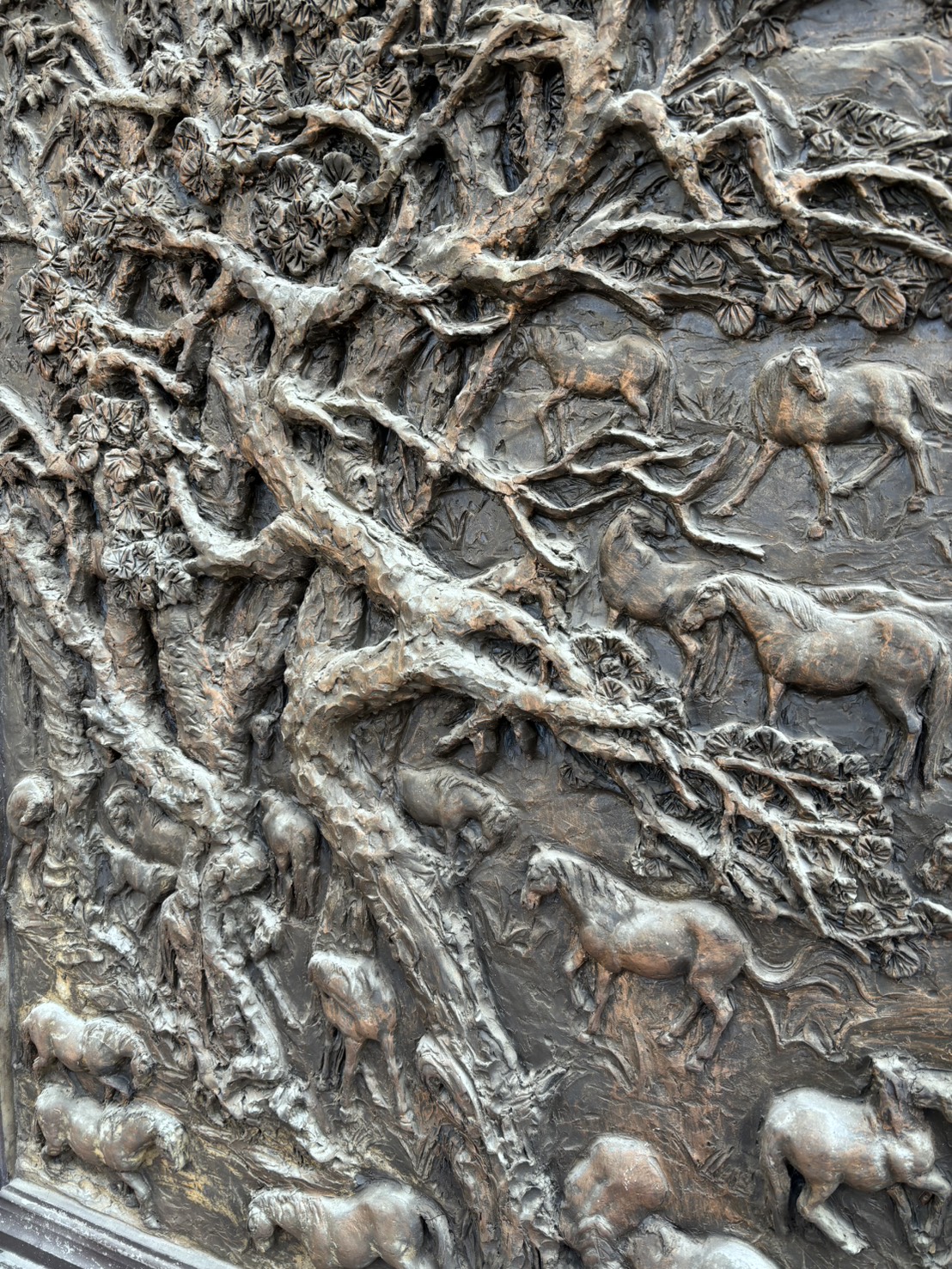 謝以裕 雕塑 百駿圖